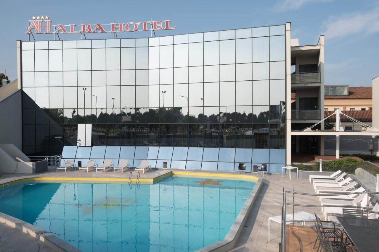 Alba Hotel Exterior foto